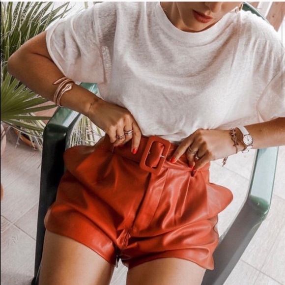 *Blogger Fav* New Zara Rust red faux leather belted shorts Size XS - Picture 4 of 10